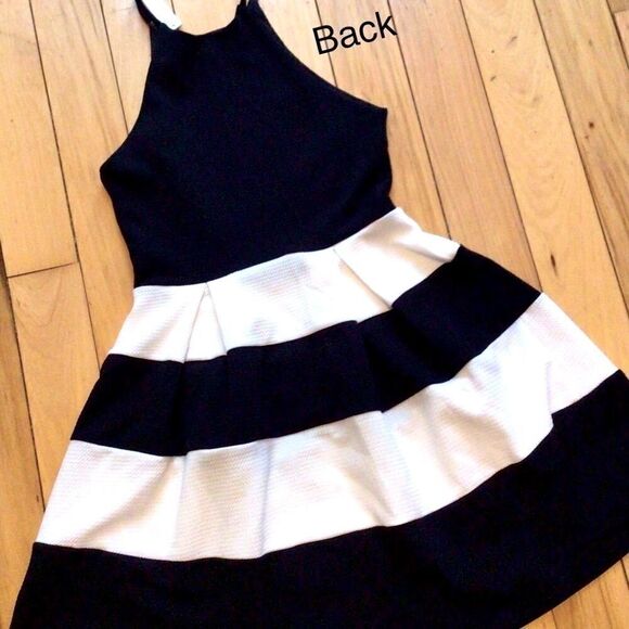 AQUA FLARE MINI DRESS BLACK/WHITE S NWT - Picture 3 of 16